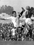 Gastone Zanon in una rovesciata, uno dei numeri calcistici del suo repertorio Padova anni 40-50 (Laura Calore)
